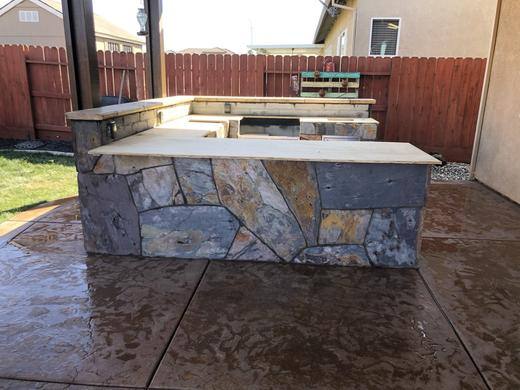 Outdoor Kitchens & Living Spaces