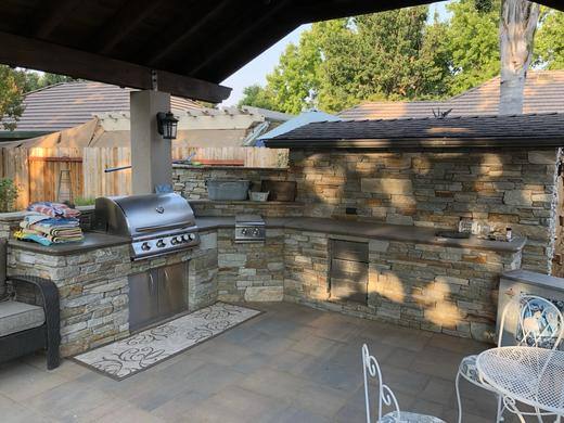 Outdoor Kitchens & Living Spaces