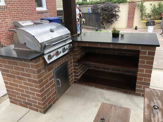 Outdoor Kitchens & Living Spaces