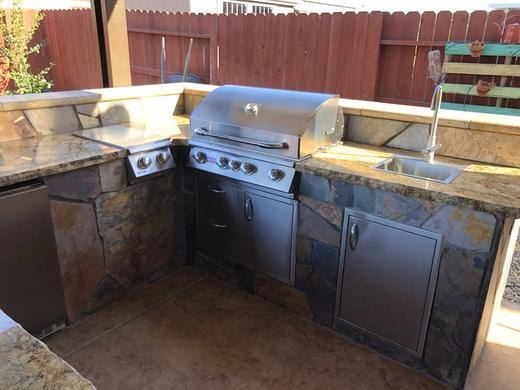 Outdoor Kitchens & Living Spaces