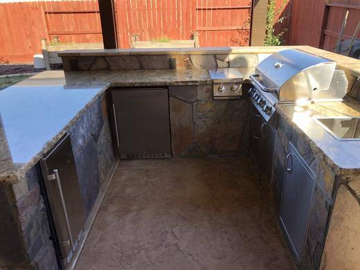 Outdoor Kitchens & Living Spaces