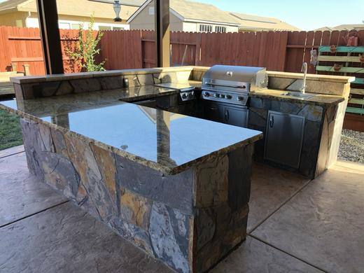 Outdoor Kitchens & Living Spaces