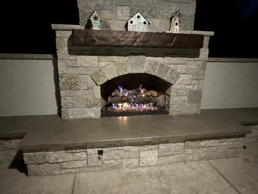 Outdoor Kitchens & Living Spaces