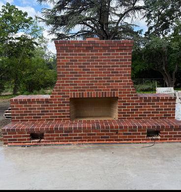 Outdoor Kitchens & Living Spaces