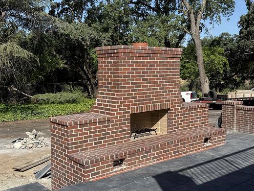 Outdoor Kitchens & Living Spaces