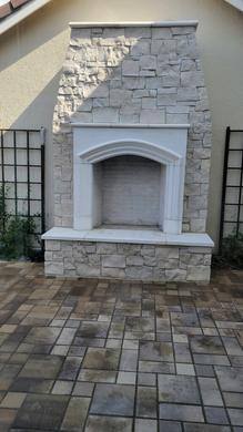 Outdoor Kitchens & Living Spaces