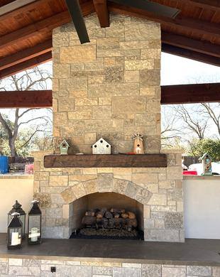 Outdoor Kitchens & Living Spaces
