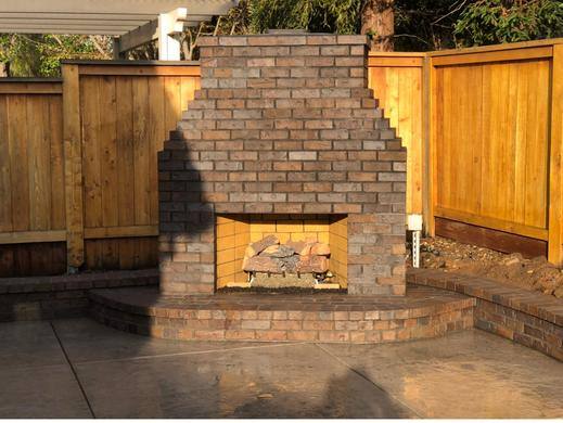 Outdoor Kitchens & Living Spaces
